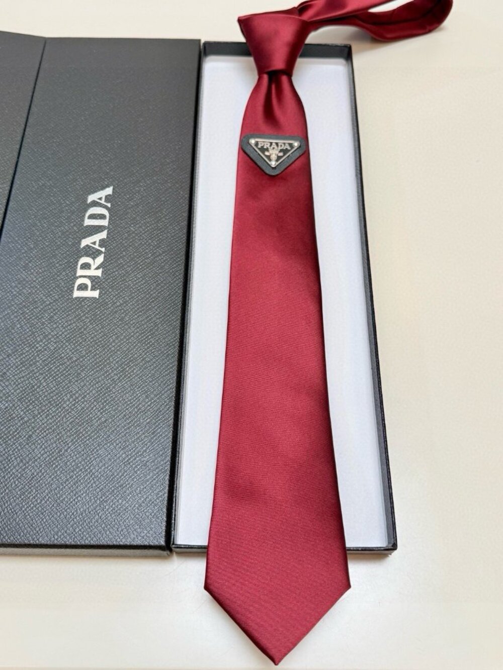 💖Prada red bow tie unisex comes with a gift box - Picture 1 of 5
